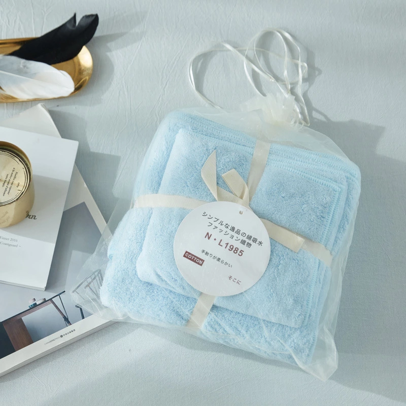 The new Korean version of the velvet absorbent velvet beach towel is soft and does not shed hair and does not fade.