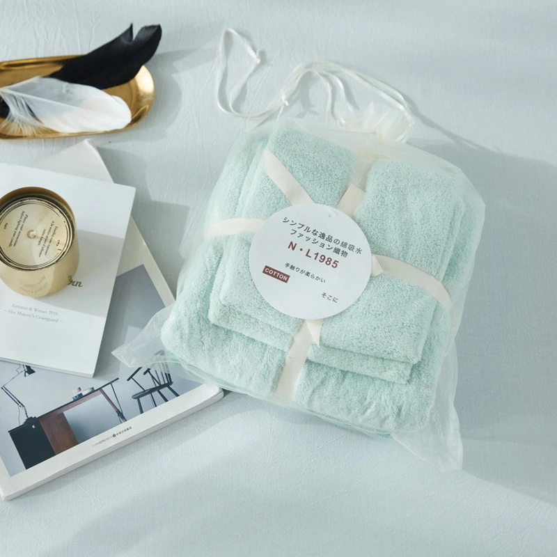 The new Korean version of the velvet absorbent velvet beach towel is soft and does not shed hair and does not fade.