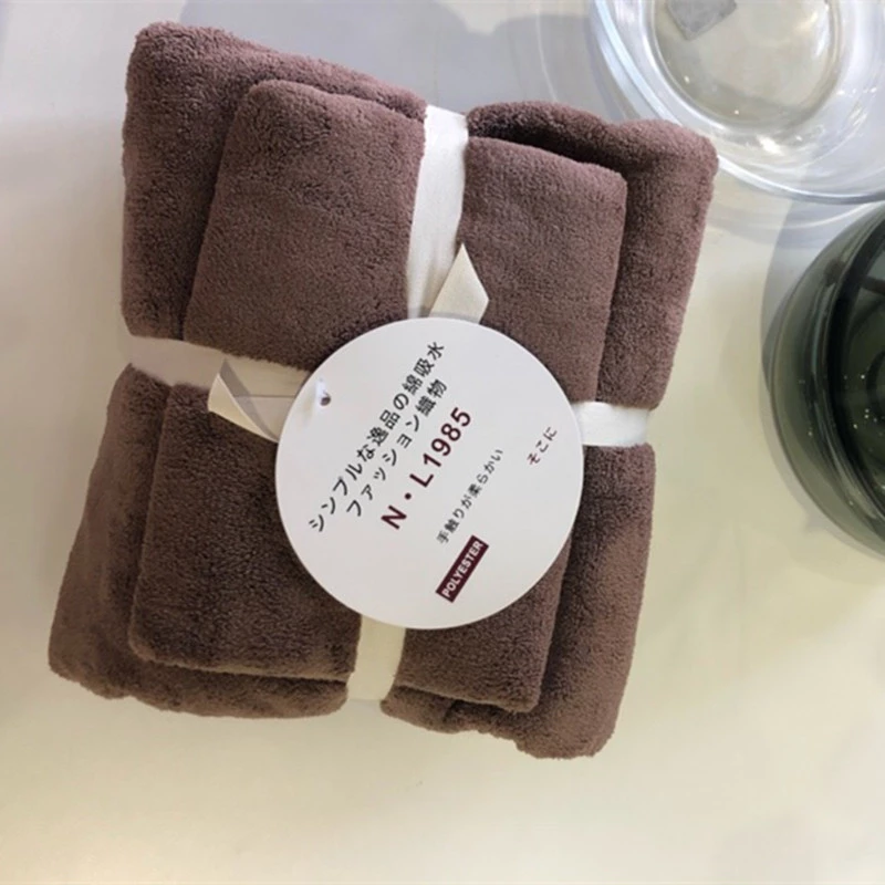 The new Korean version of the velvet absorbent velvet beach towel is soft and does not shed hair and does not fade.
