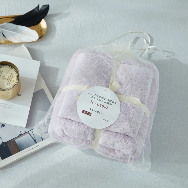 The new Korean version of the velvet absorbent velvet beach towel is soft and does not shed hair and does not fade.