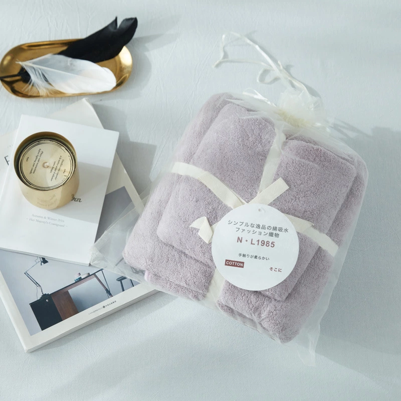 The new Korean version of the velvet absorbent velvet beach towel is soft and does not shed hair and does not fade.