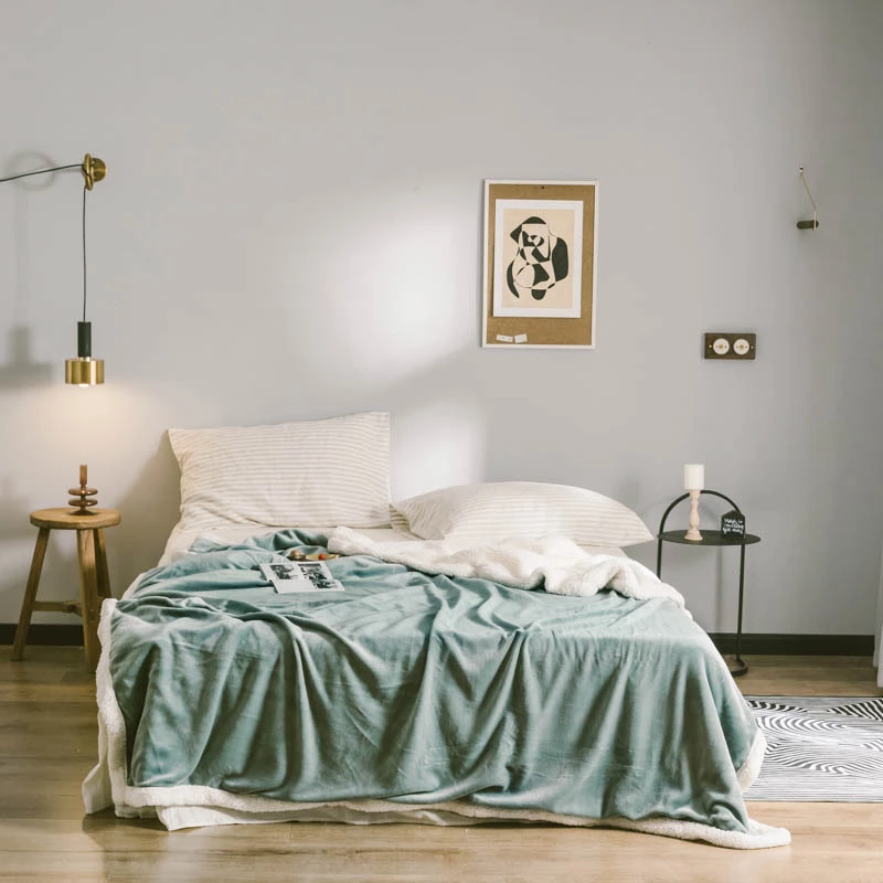 Double-layer thickened lamb velvet blanket double flannel blanket sofa blanket coral velvet blanket multi-function quilt blanket