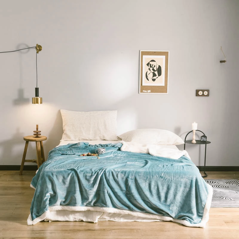 Double-layer thickened lamb velvet blanket double flannel blanket sofa blanket coral velvet blanket multi-function quilt blanket