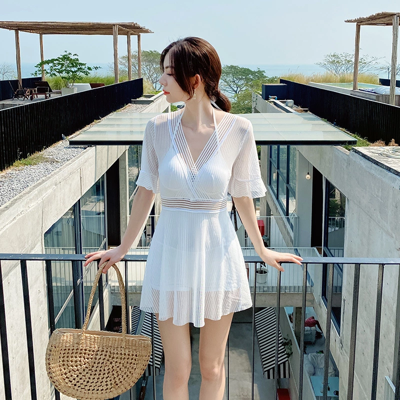 New one-piece swimsuit female fashion solid color was thin seaside beach resort hot spring swimsuit