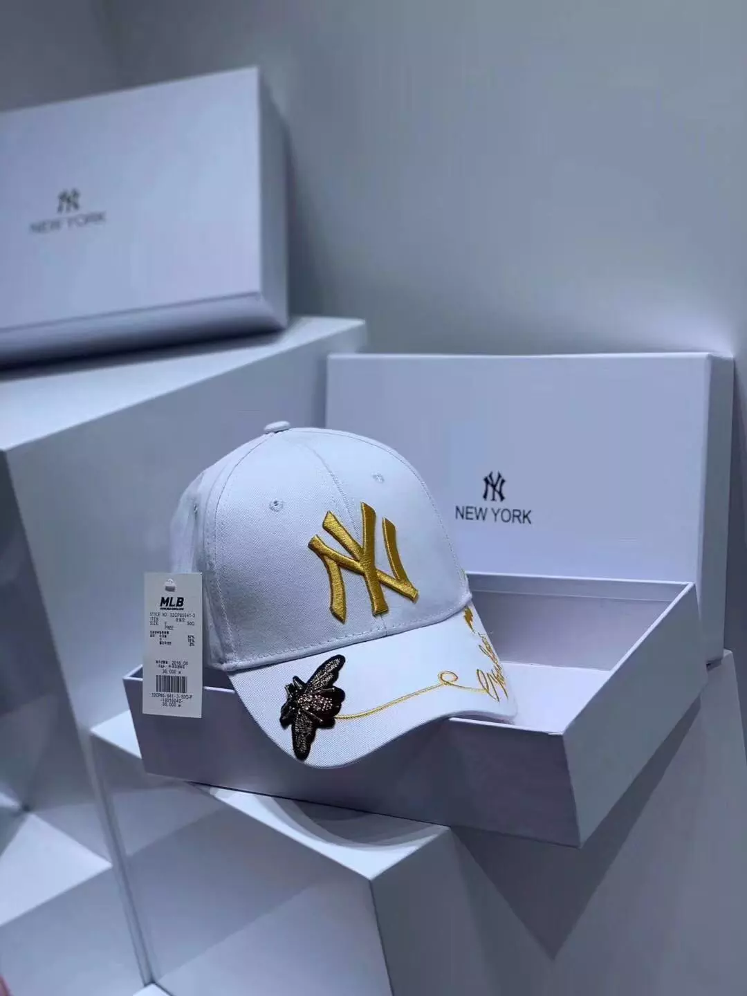 New tide brand baseball cap wild solid color hat small bee casual couple men and women shade cap