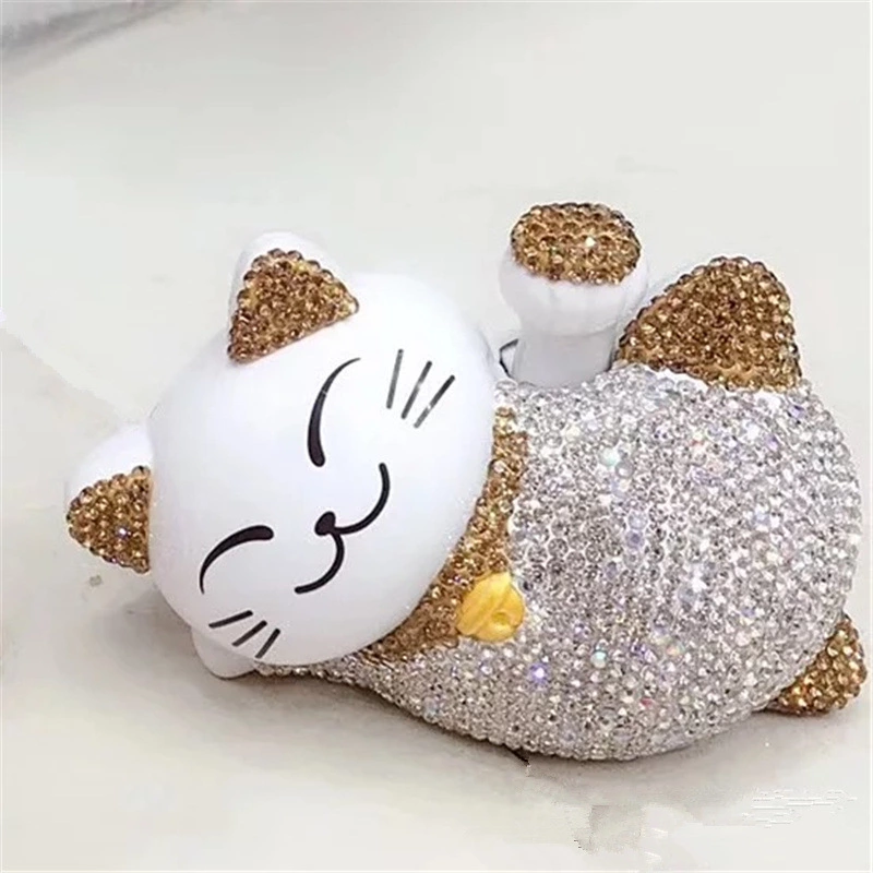Lucky Cat Car Decoration Creative Diamond Lucky Cat Center Console Decoration Doll Cartoon Car Interior Decoration